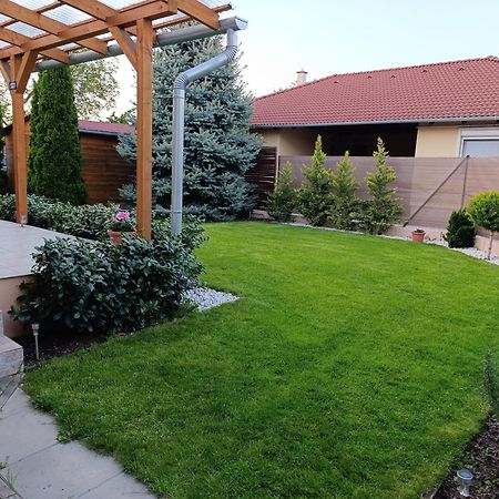 Budapest Airport Apartment Exterior photo